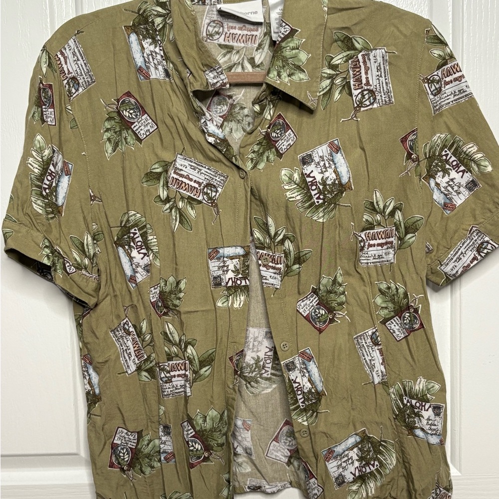 Green Hawaii button up!